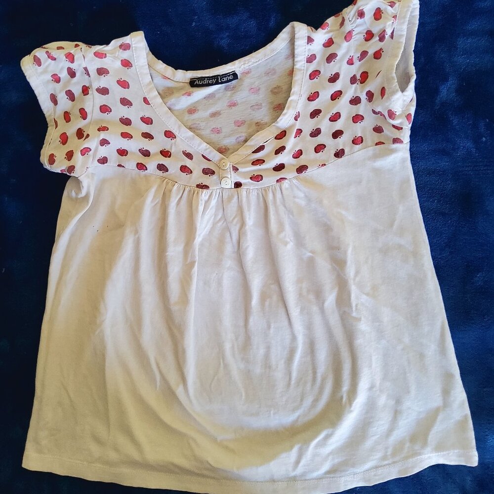 Vintage Y2K Distressed Audrey Lane White V-Neck Babydoll with Red Apple Print
